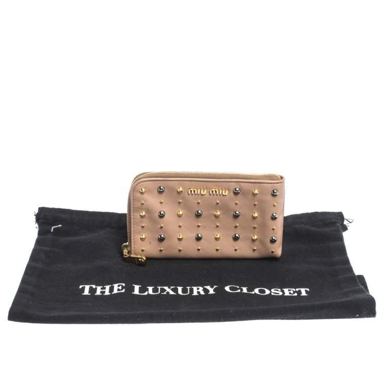 Pre Owned Miu Miu Beige Leather Studded Zip Wallet