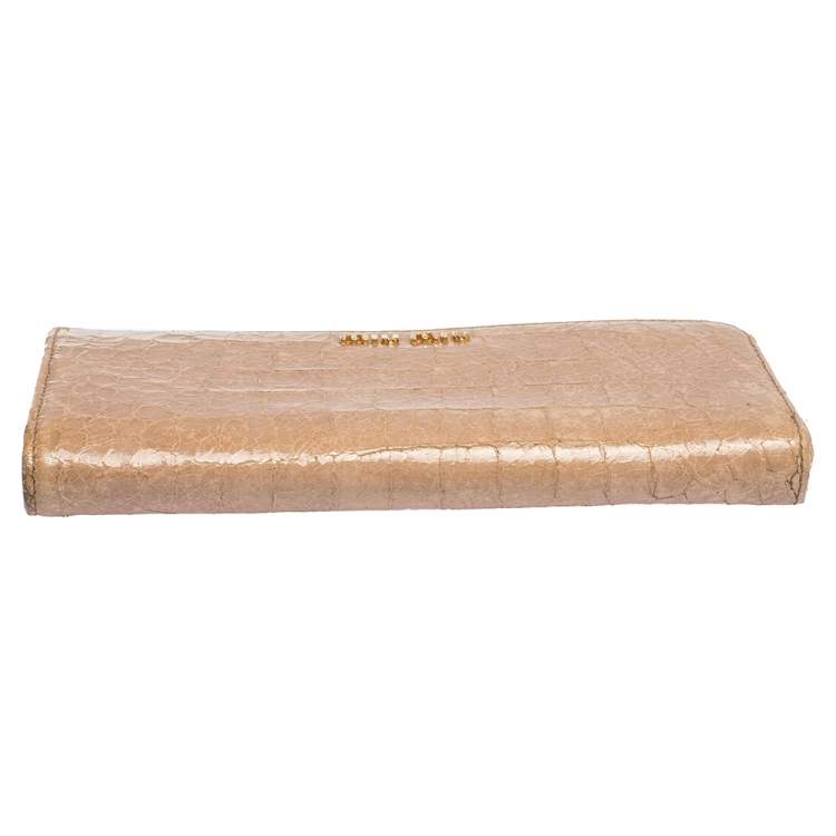 Pre Owned Miu Miu Beige Croc Embossed Crackled Leather Zip Around Wallet