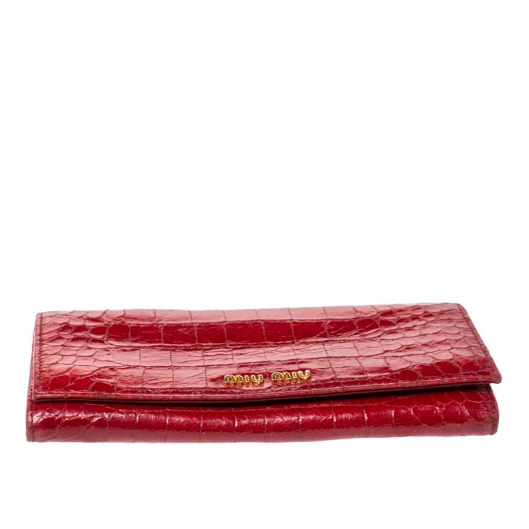 Pre Owned Miu Miu Red Crocodile Effect Patent Leather Flap Continental Wallet