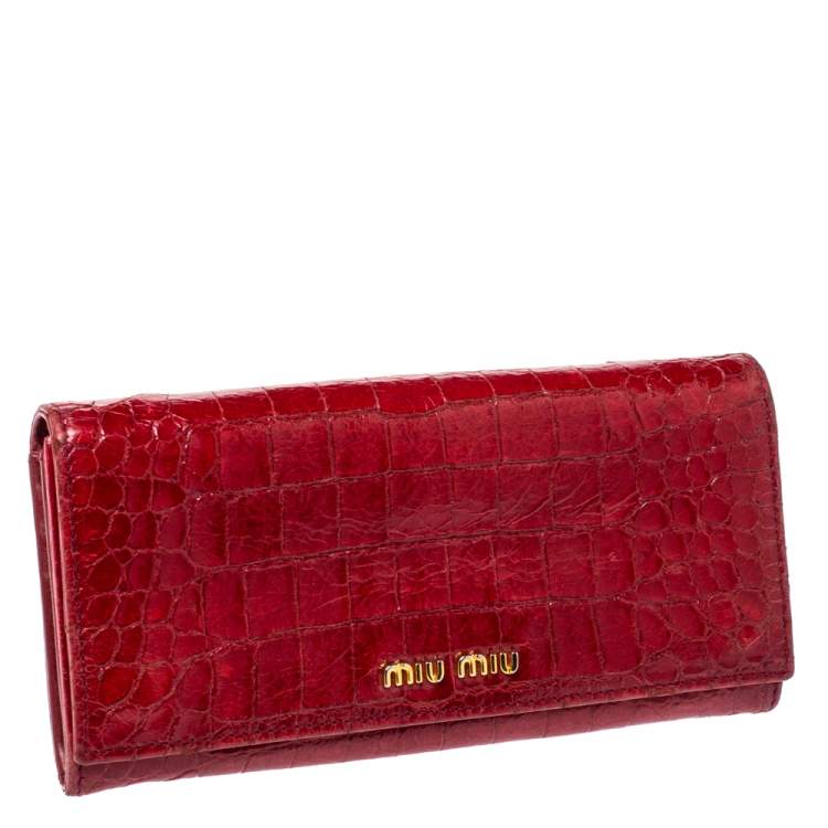 Pre Owned Miu Miu Red Crocodile Effect Patent Leather Flap Continental Wallet