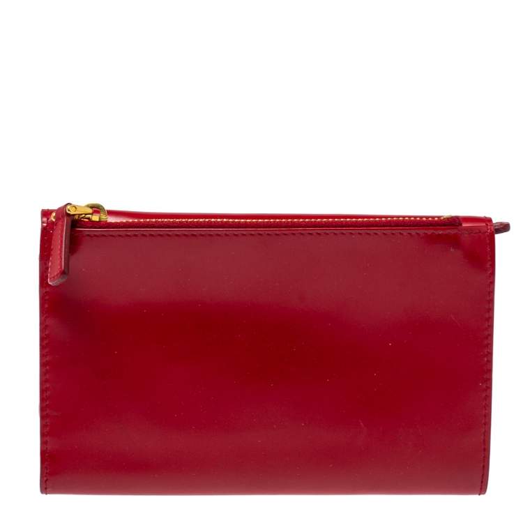 مملوكة مسبقًا Miu Miu Red Patent Leather Trifold Wallet