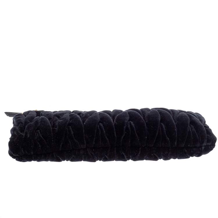 Pre Owned Miu Miu Black Velvet Matelasse Chain Clutch 