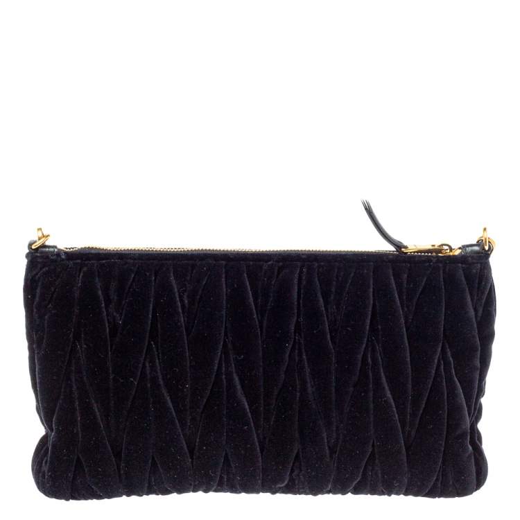 Pre Owned Miu Miu Black Velvet Matelasse Chain Clutch 