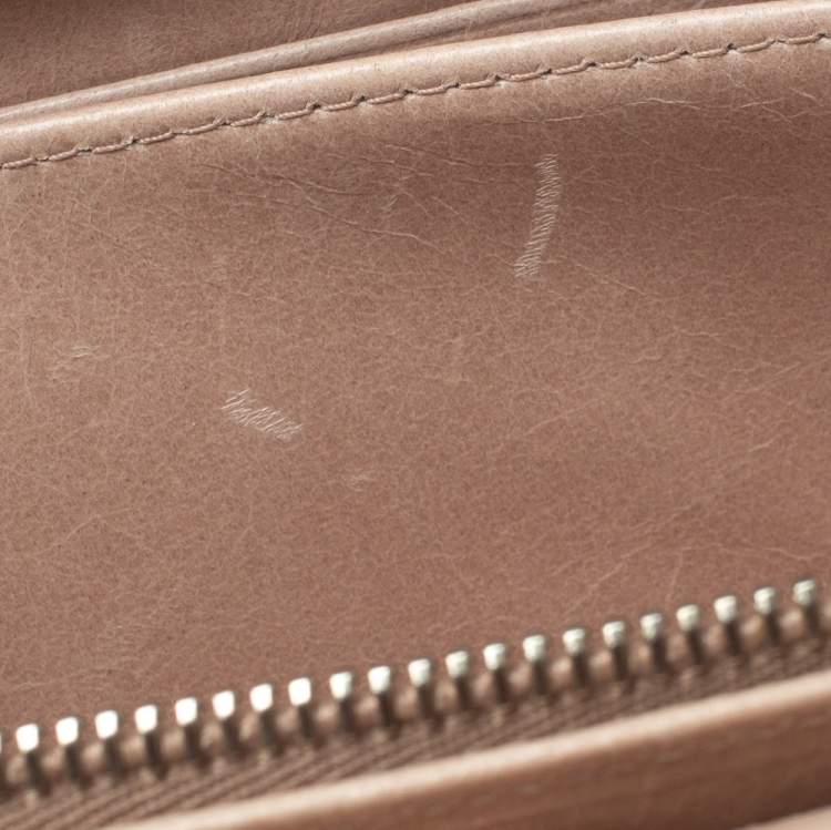Pre Owned Miu Miu Beige Matelassé Leather Continental Wallet