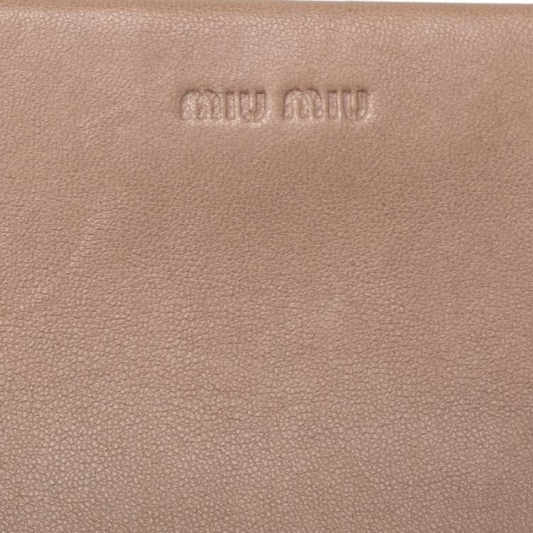 Pre Owned Miu Miu Beige Matelassé Leather Flap Clutch 