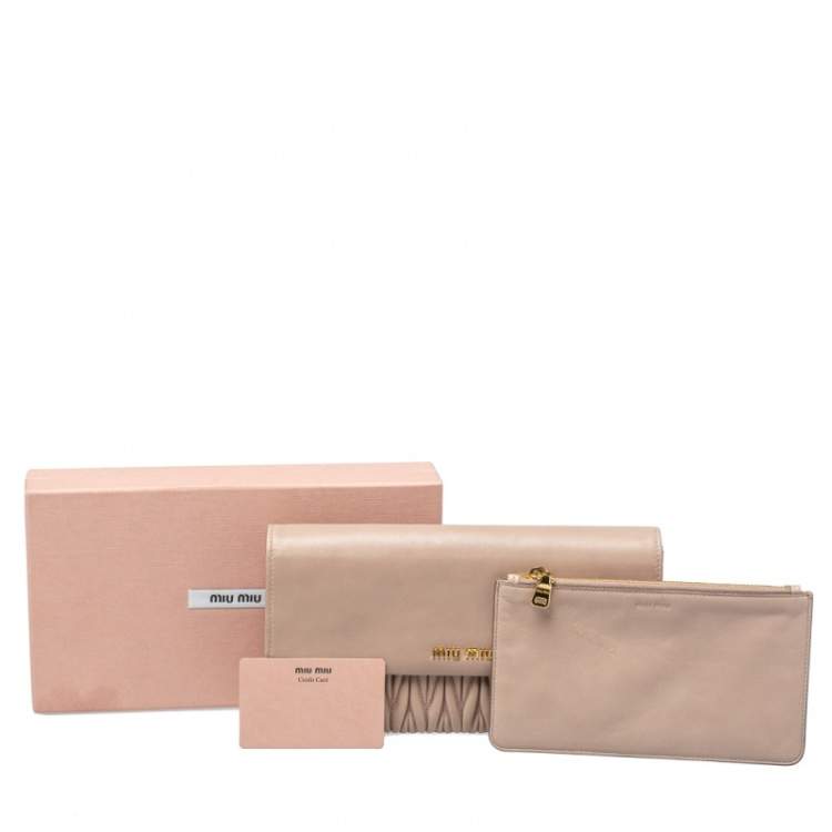 Pre Owned Miu Miu Beige Matelassé Leather Flap Clutch 