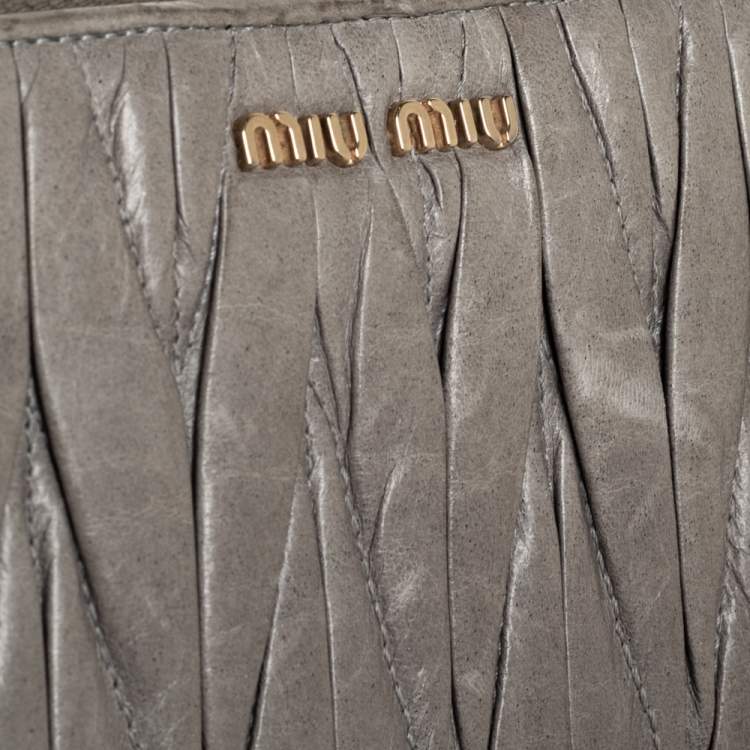 Pre Owned Miu Miu Avocado Green Matelassé Leather Zip Around Wallet