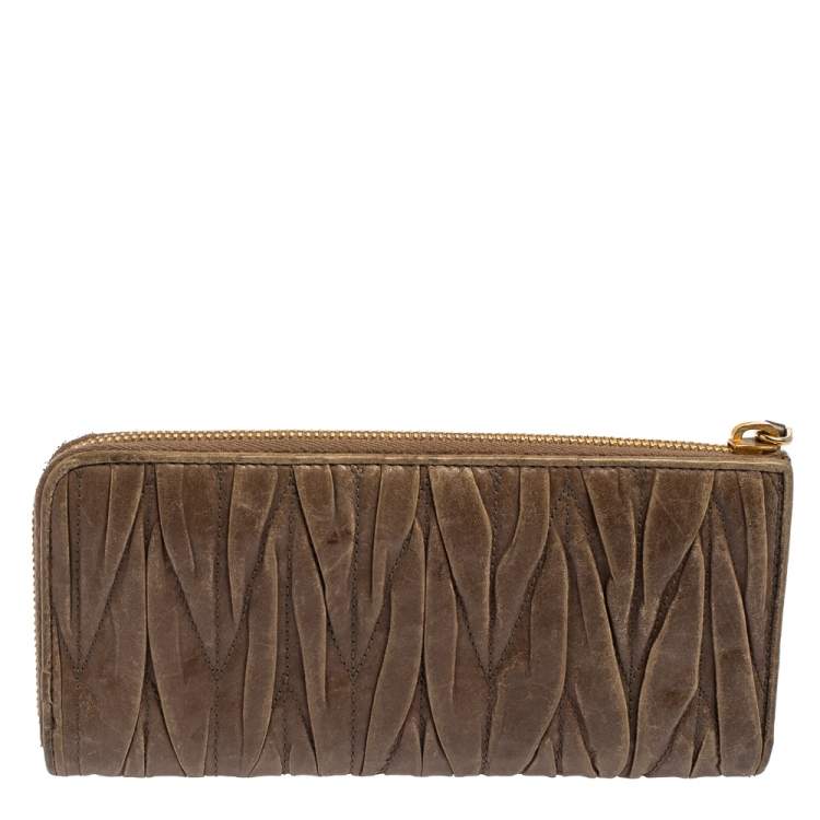 Pre Owned Miu Miu Dark Beige Matelassé Leather Zip Around Continental Wallet