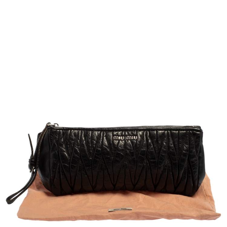 Pre Owned Miu Miu Black Matelassé Leather Clutch