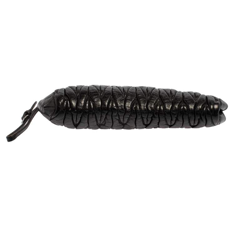 Pre Owned Miu Miu Black Matelassé Leather Clutch