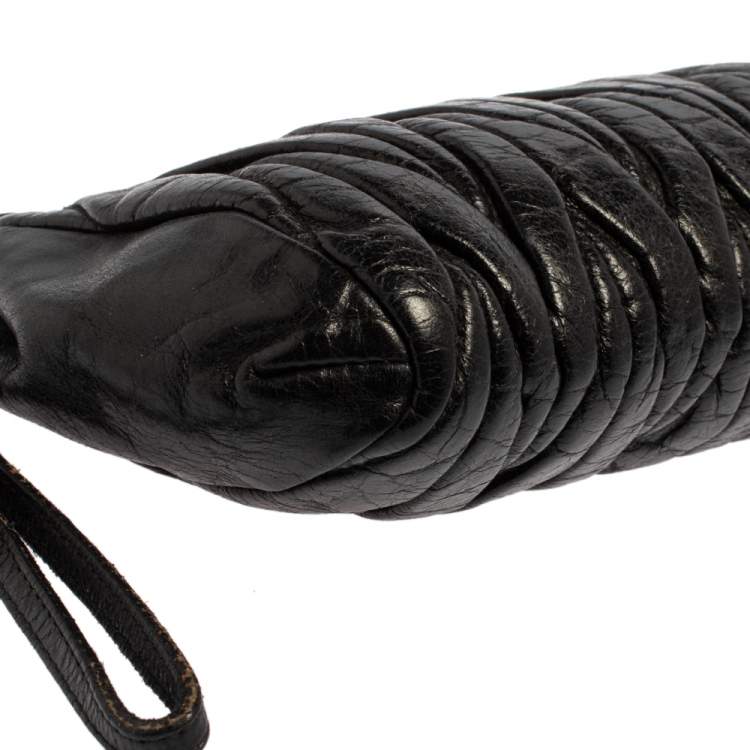 Pre Owned Miu Miu Black Matelassé Leather Clutch