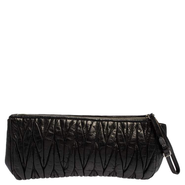 Pre Owned Miu Miu Black Matelassé Leather Clutch