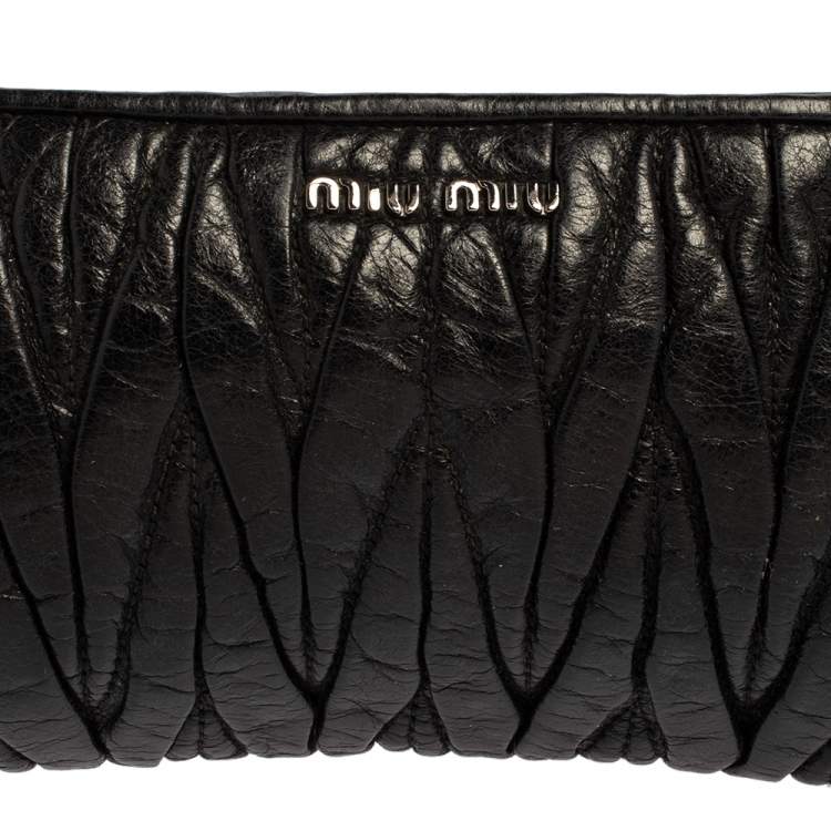 Pre Owned Miu Miu Black Matelassé Leather Clutch