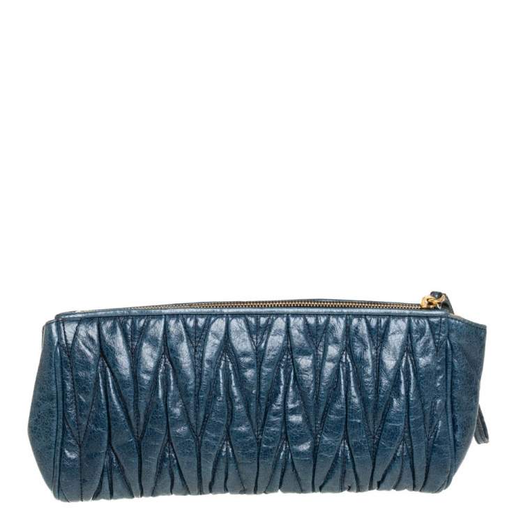Pre Owned Miu Miu Blue Matelassé Leather Wristlet Clutch