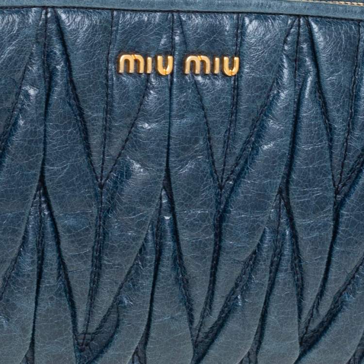 Pre Owned Miu Miu Blue Matelassé Leather Wristlet Clutch