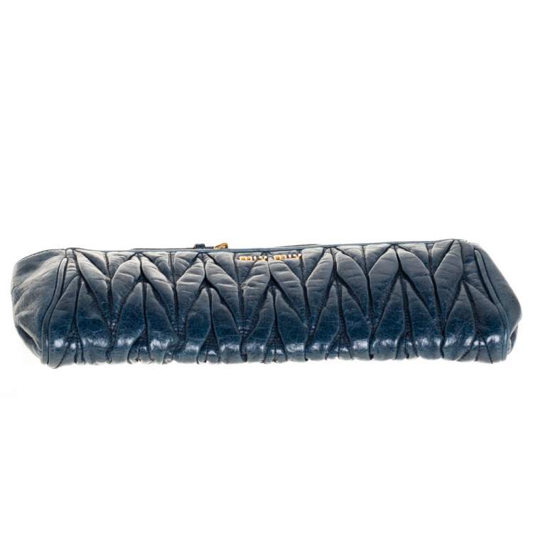 Pre Owned Miu Miu Blue Matelassé Leather Wristlet Clutch