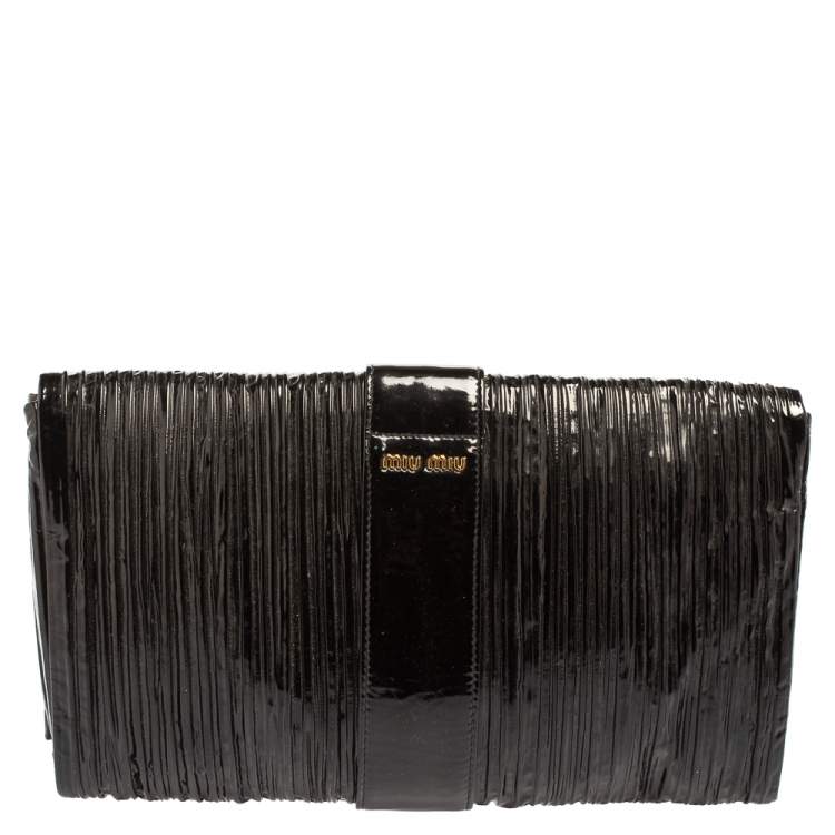 Pre Owned Miu Miu Black Pleated Patent Leather Clutch