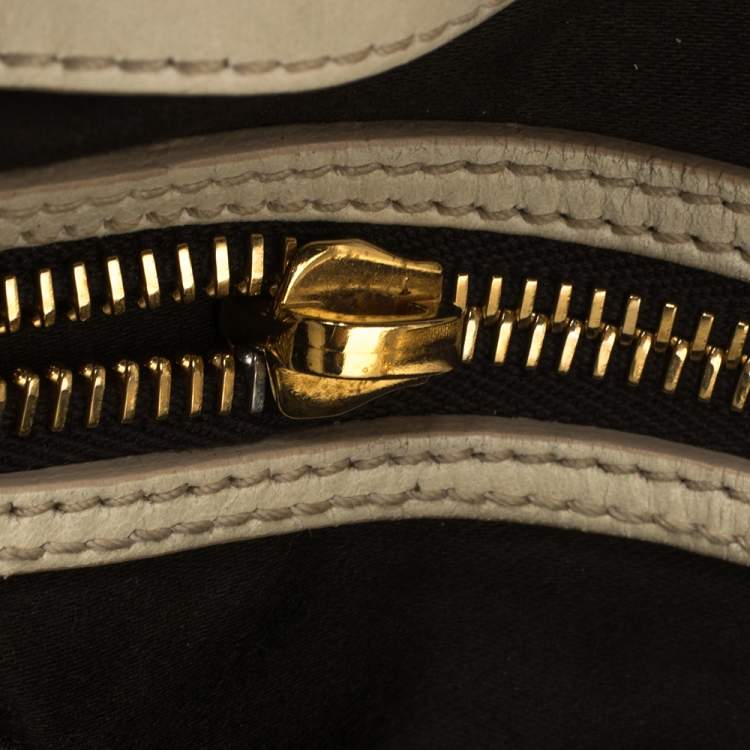 Pre Owned Miu Miu Off White Matelassé Leather Coffer Hobo