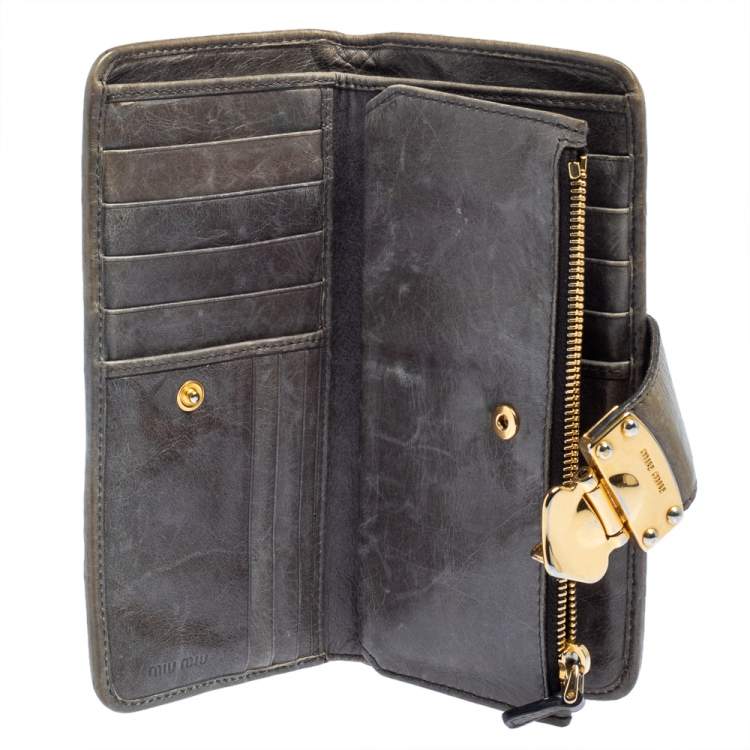 Pre Owned Miu Miu Grey Matelassé Leather Clasp Lock Wallet