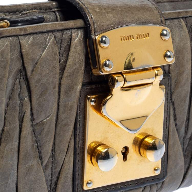 Pre Owned Miu Miu Grey Matelassé Leather Clasp Lock Wallet
