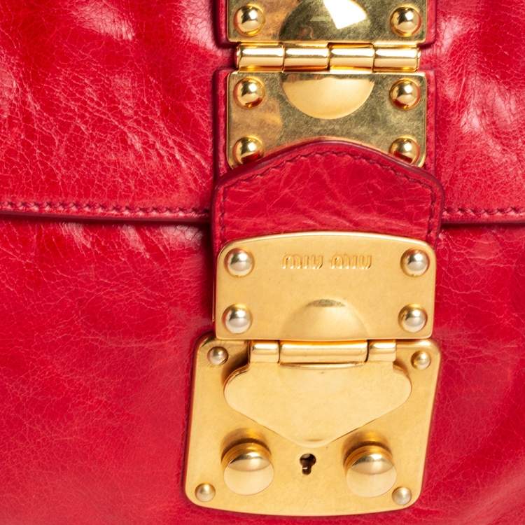 Pre Owned Miu Miu Ruby Leather Push Lock Clutch 