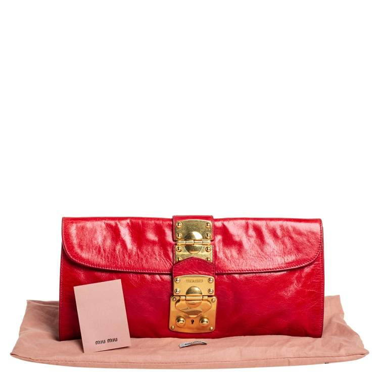 Pre Owned Miu Miu Ruby Leather Push Lock Clutch 
