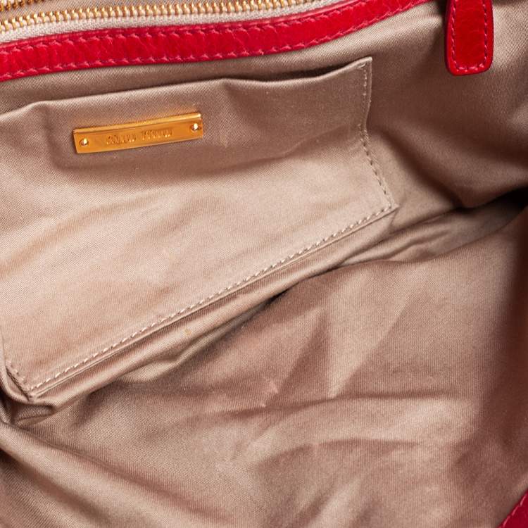 Pre Owned Miu Miu Ruby Leather Push Lock Clutch 