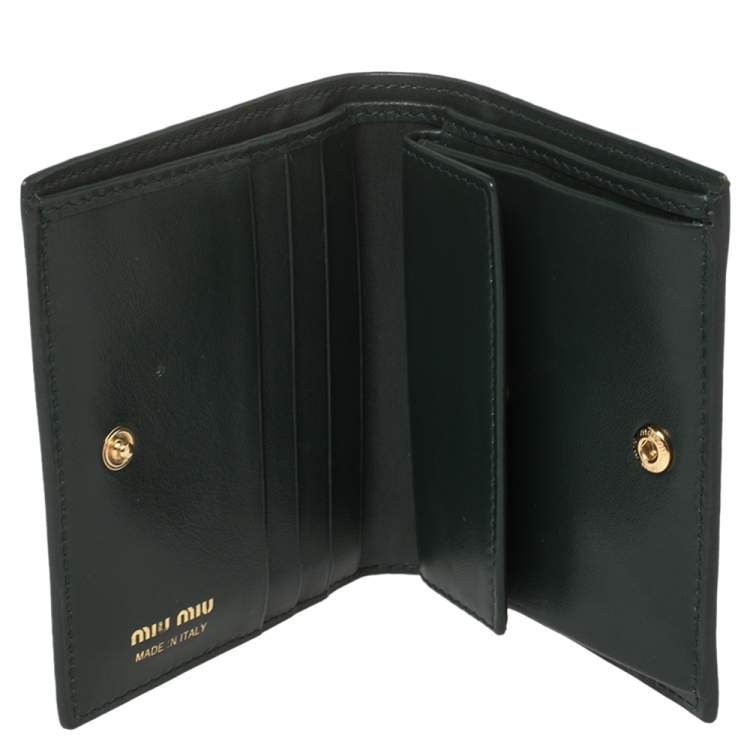 Pre Owned Miu Miu Green Croc Embossed Leather Bifold Wallet
