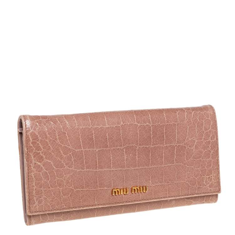 Pre Owned Miu Miu Beige Croc Embossed Patent Leather Flap Continental Wallet