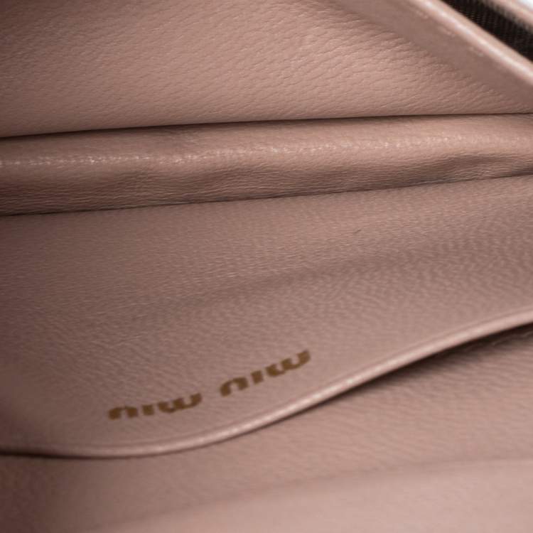 Pre Owned Miu Miu Beige Matelassé Leather Flap Compact Card Case