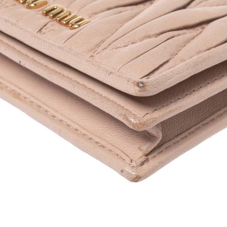 Pre Owned Miu Miu Beige Matelassé Leather Flap Compact Card Case