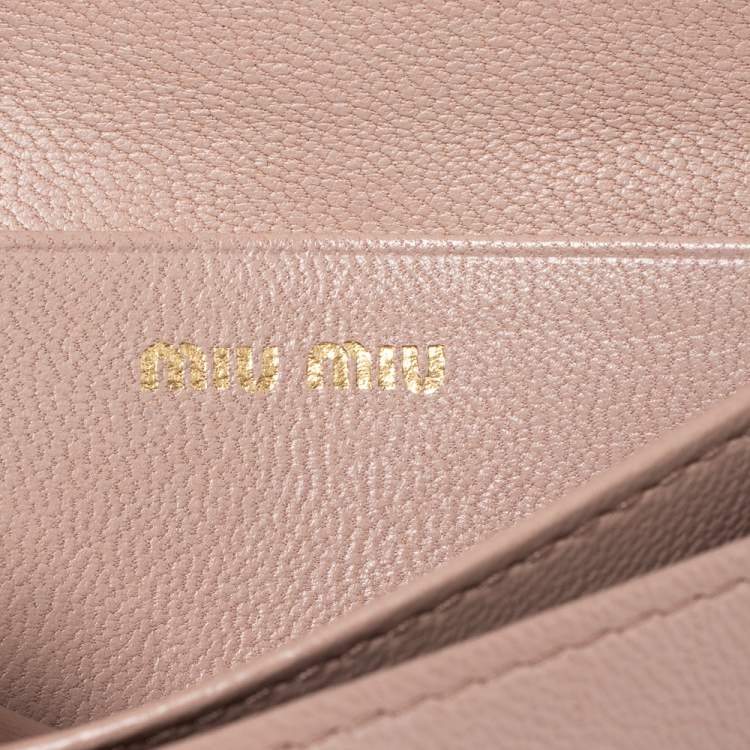 Pre Owned Miu Miu Beige Matelassé Leather Flap Compact Card Case