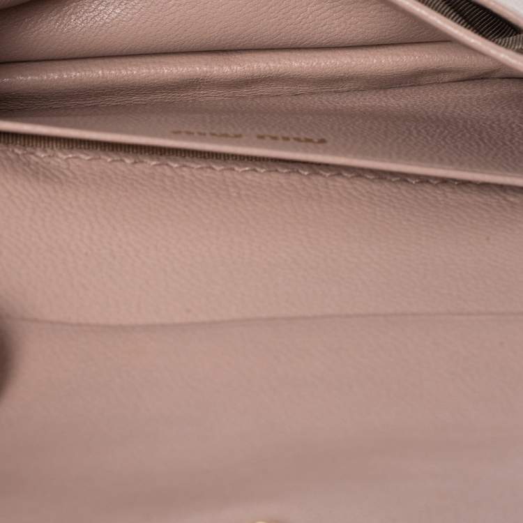 Pre Owned Miu Miu Beige Matelassé Leather Flap Compact Card Case