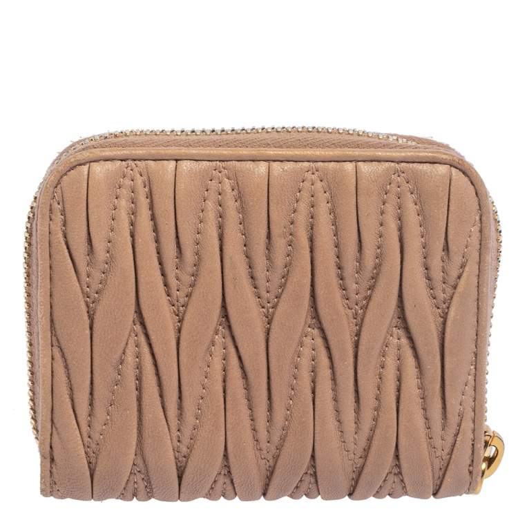 Pre Owned Miu Miu Dusty Pink Matelassé Leather Zip Around Compact Wallet