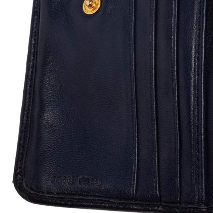 Pre Owned Miu Miu Navy Blue Matelassé Leather Clasp Lock Continental Wallet