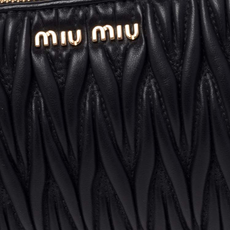 Pre Owned Miu Miu Black Matelassé Leather Wristlet Clutch