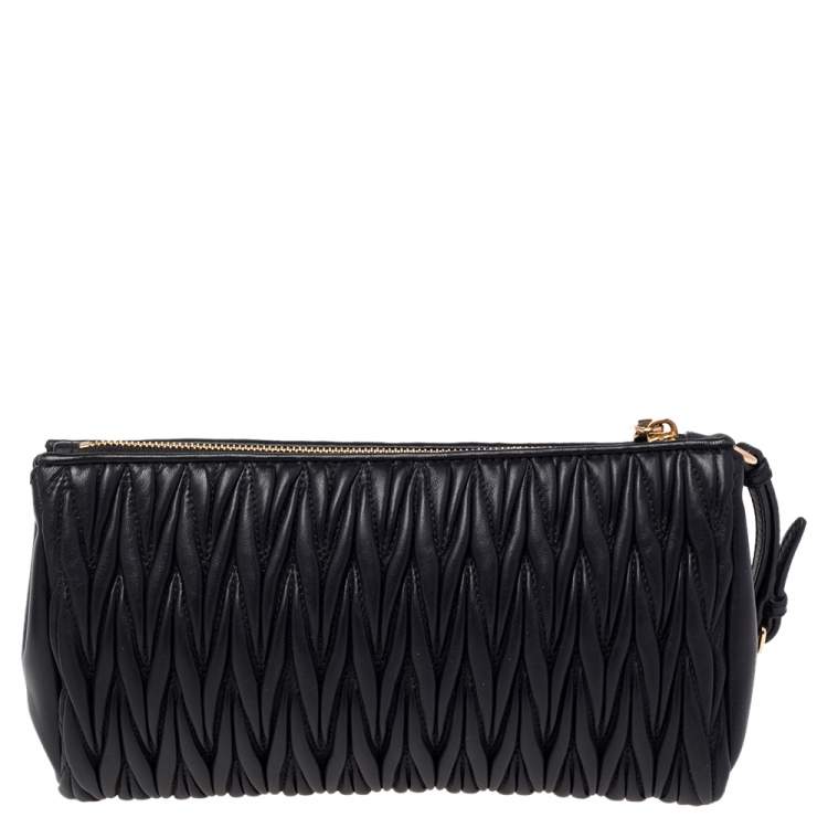Pre Owned Miu Miu Black Matelassé Leather Wristlet Clutch