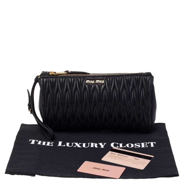 Pre Owned Miu Miu Black Matelassé Leather Wristlet Clutch