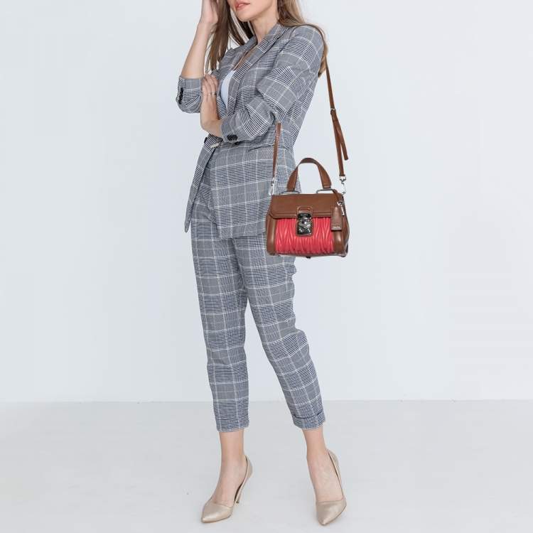Pre Owned Miu Miu Brown/Coral Matelasse Leather Top Handle Bag