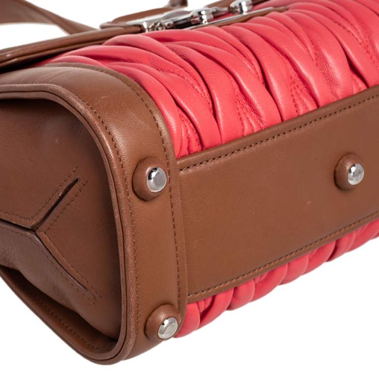 Pre Owned Miu Miu Brown/Coral Matelasse Leather Top Handle Bag