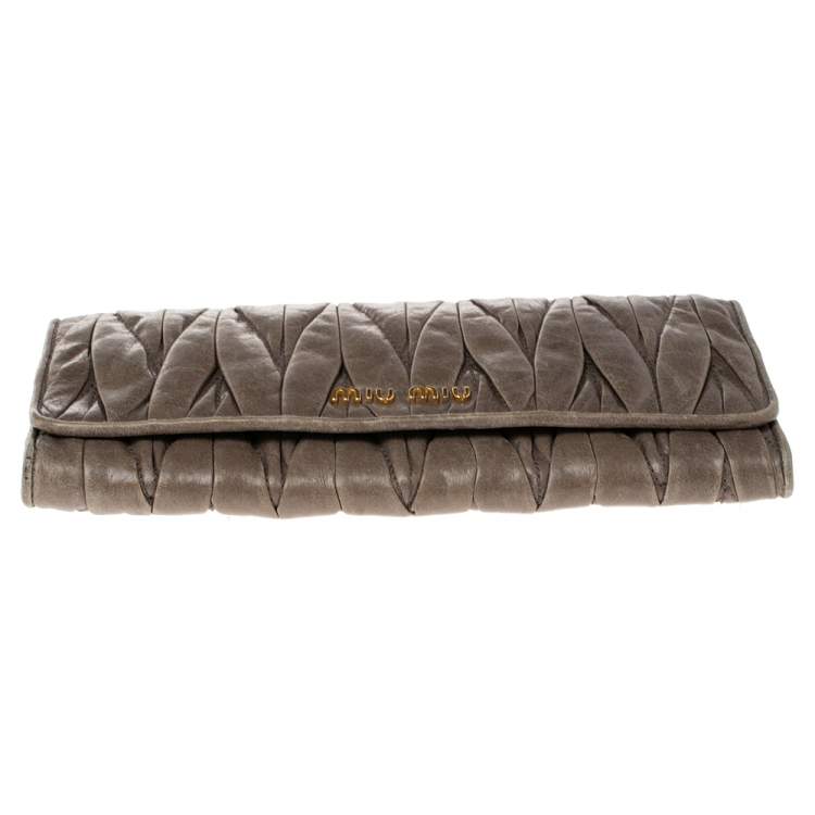Pre Owned Miu Miu Grey Matelassé Leather Continental Wallet
