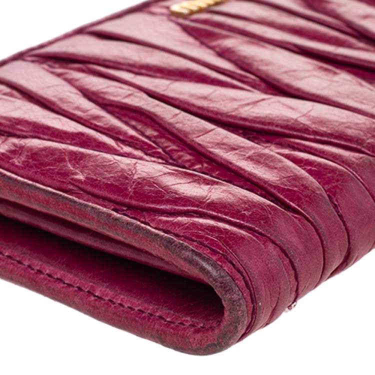 Pre Owned Miu Miu Pink Leather Matelassé Zip Around Wallet