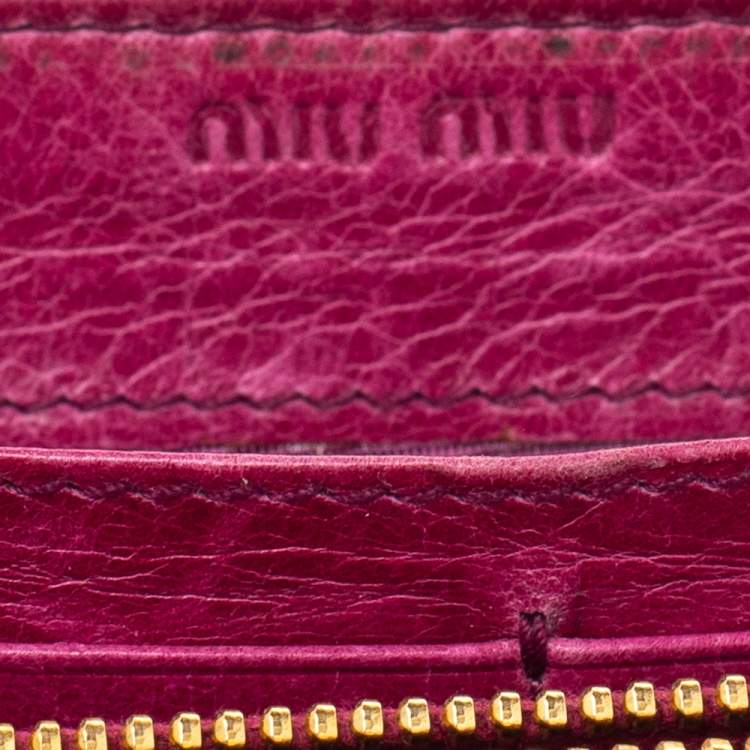 Pre Owned Miu Miu Pink Leather Matelassé Zip Around Wallet