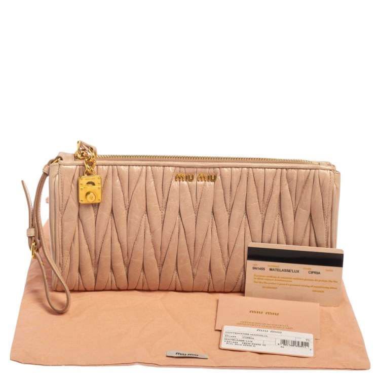 Pre Owned Miu Miu Beige Matelasse Lux Leather Zip Wristlet Clutch
