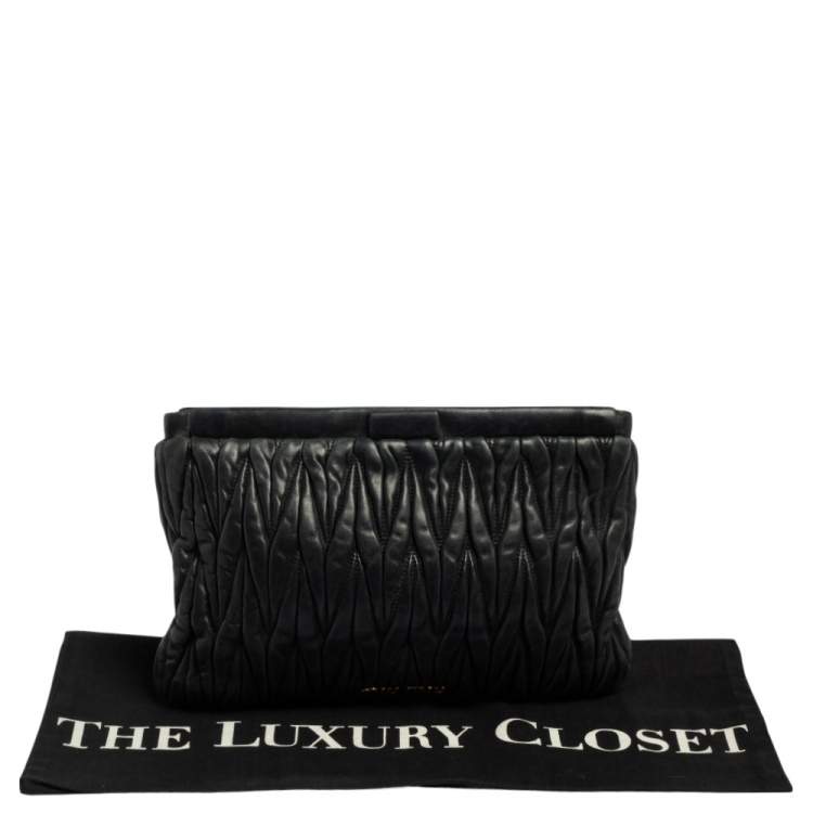 Pre Owned Miu Miu Black Matelasse Leather Clutch