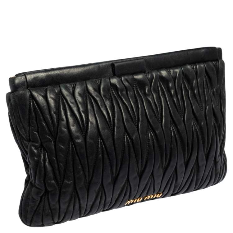 Pre Owned Miu Miu Black Matelasse Leather Clutch