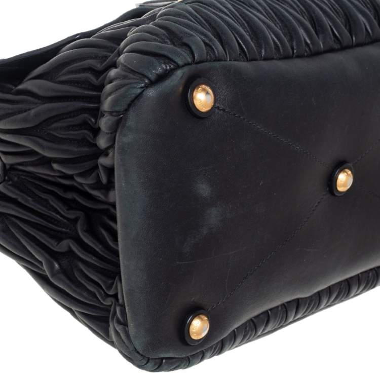 Pre Owned Miu Miu Black Matelassé Leather Push Lock Top Handle Bag