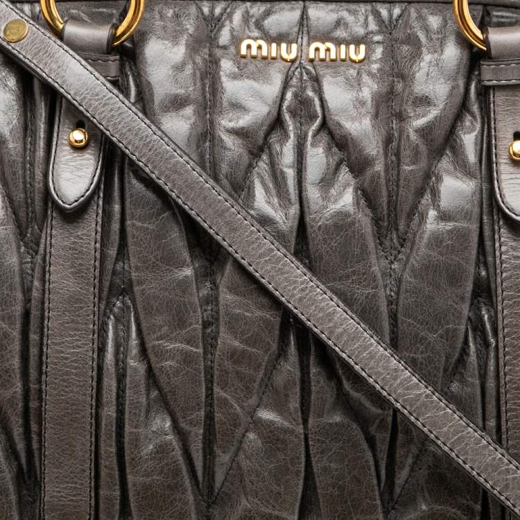 Pre Owned Miu Miu Grey Matelassé Leather Zip Tote