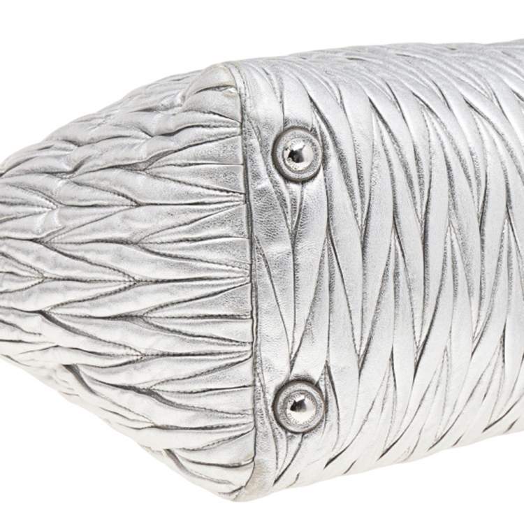 Pre Owned Miu Miu Silver Matelassé Leather Tote