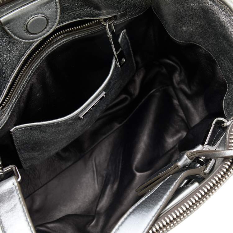 Pre Owned Miu Miu Silver Matelassé Leather Tote